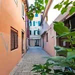 Otto Apartment With Sea View And Parking