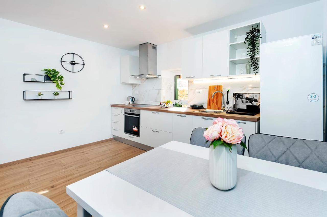 Apartment Otto With Sea View And Parking *