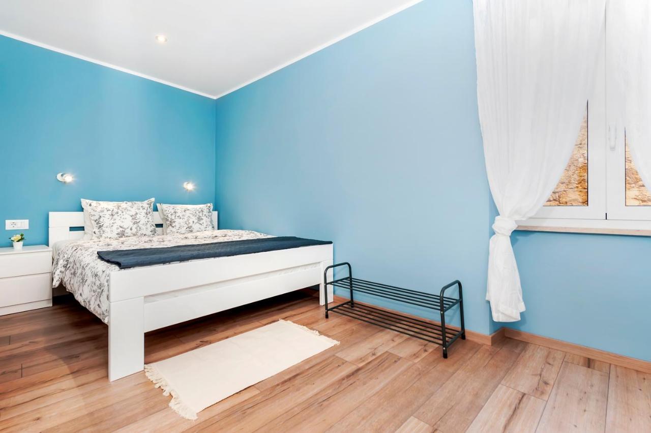 Otto With Sea View And Parking Apartment Rovinj