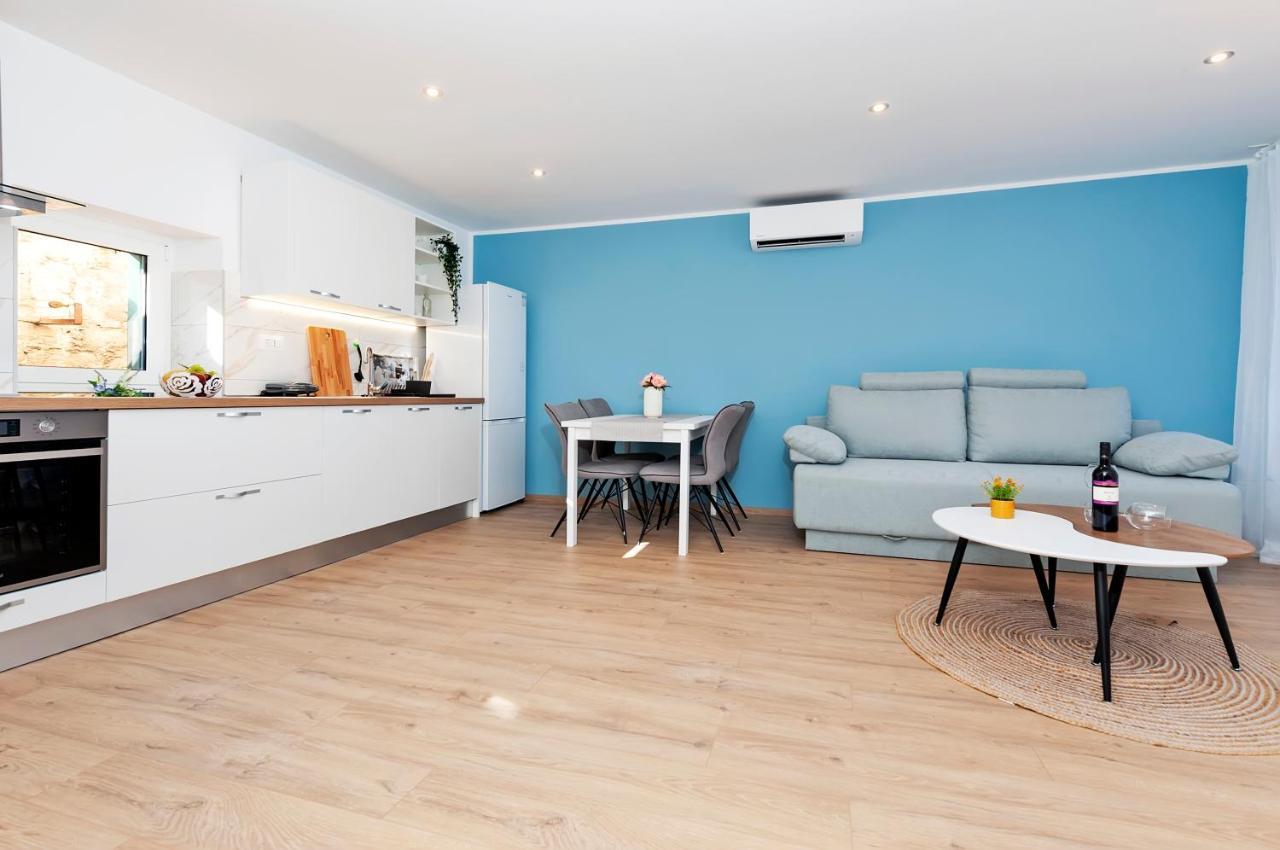 Apartment Otto With Sea View And Parking Rovinj